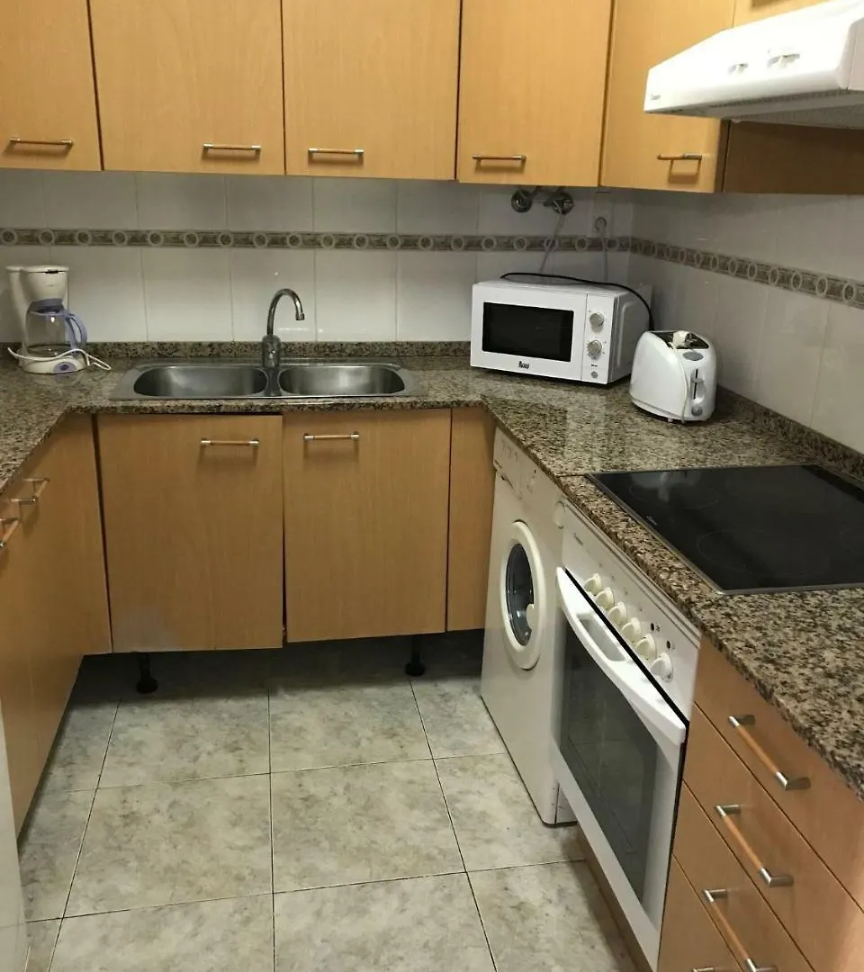 סאלו Village Park Apartments ספרד
